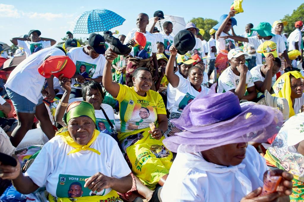 Women at election rally in Zimbabwe